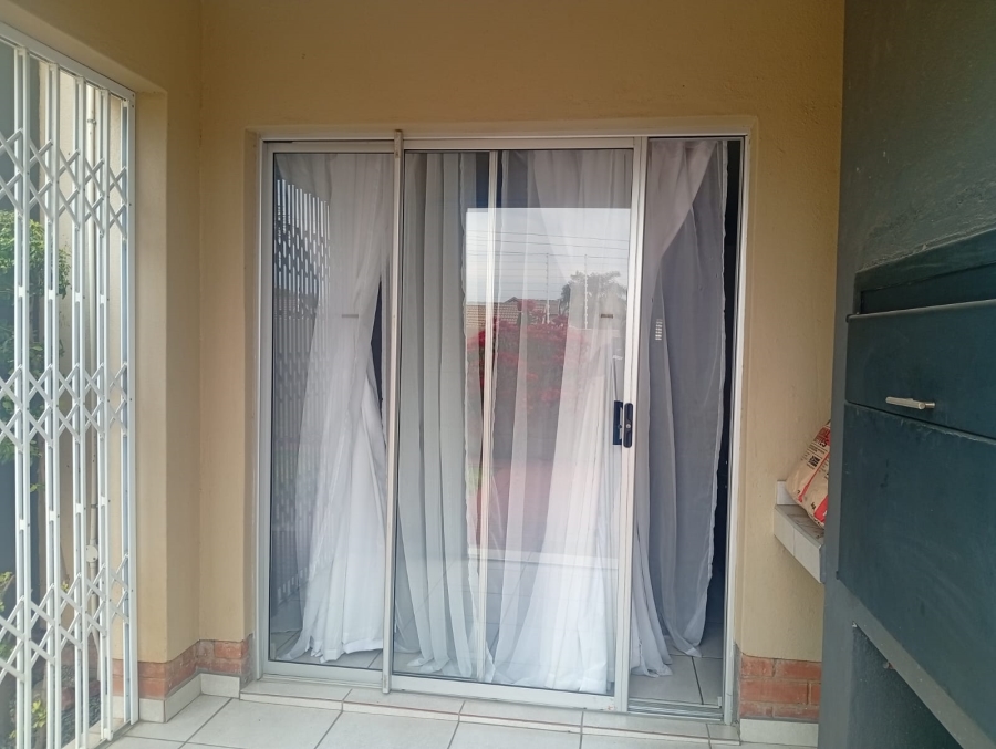 2 Bedroom Property for Sale in Waterval East North West